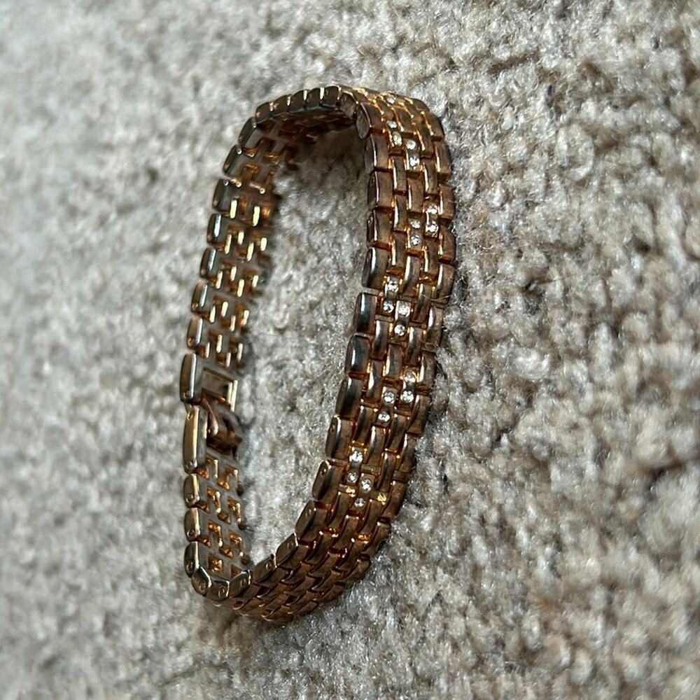 Women’s vintage gold tone diamond/crystal embellishment‎ bracelet measures shown